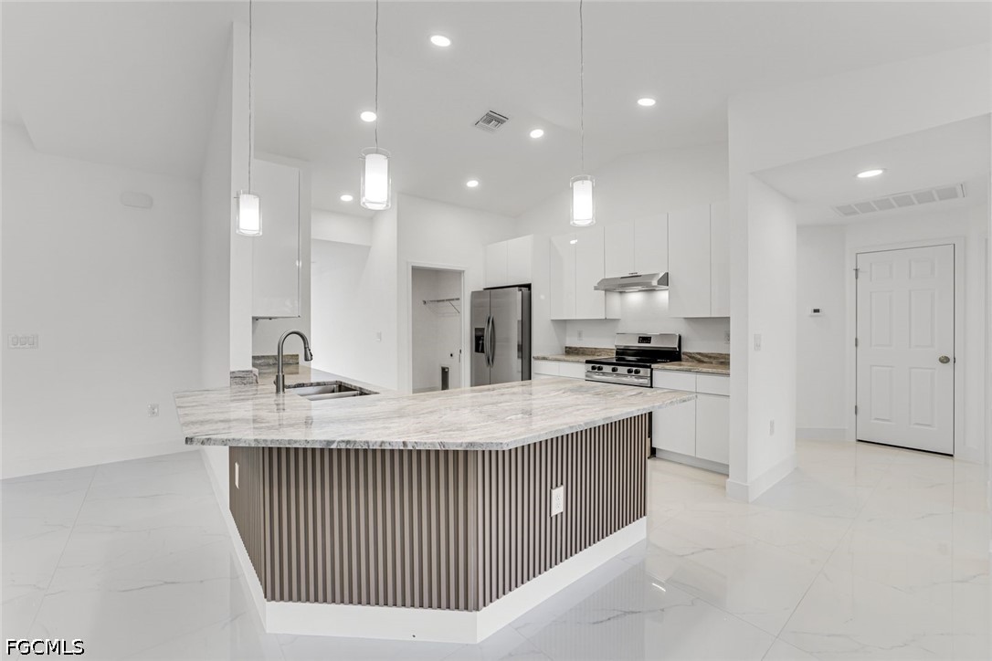 1207 Desoto AVE