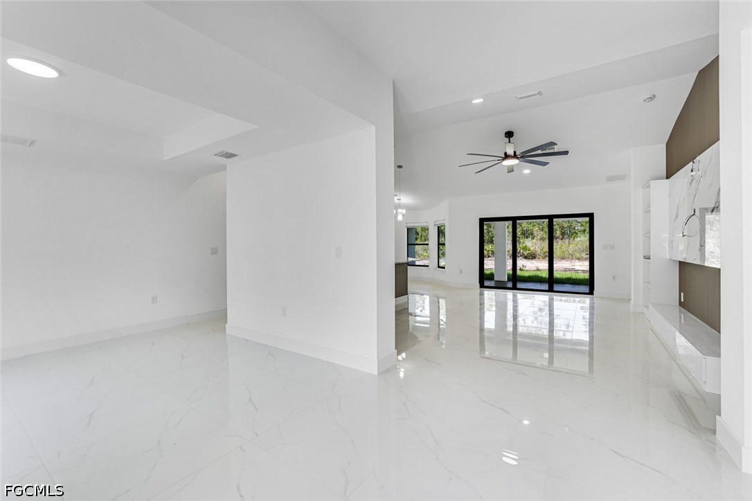 1207 Desoto AVE