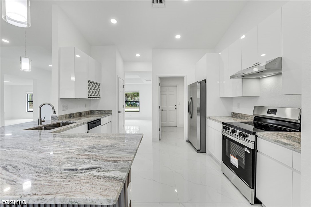 3201 35th ST W