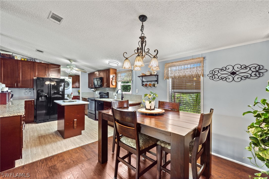 23565 Linda Lee WAY