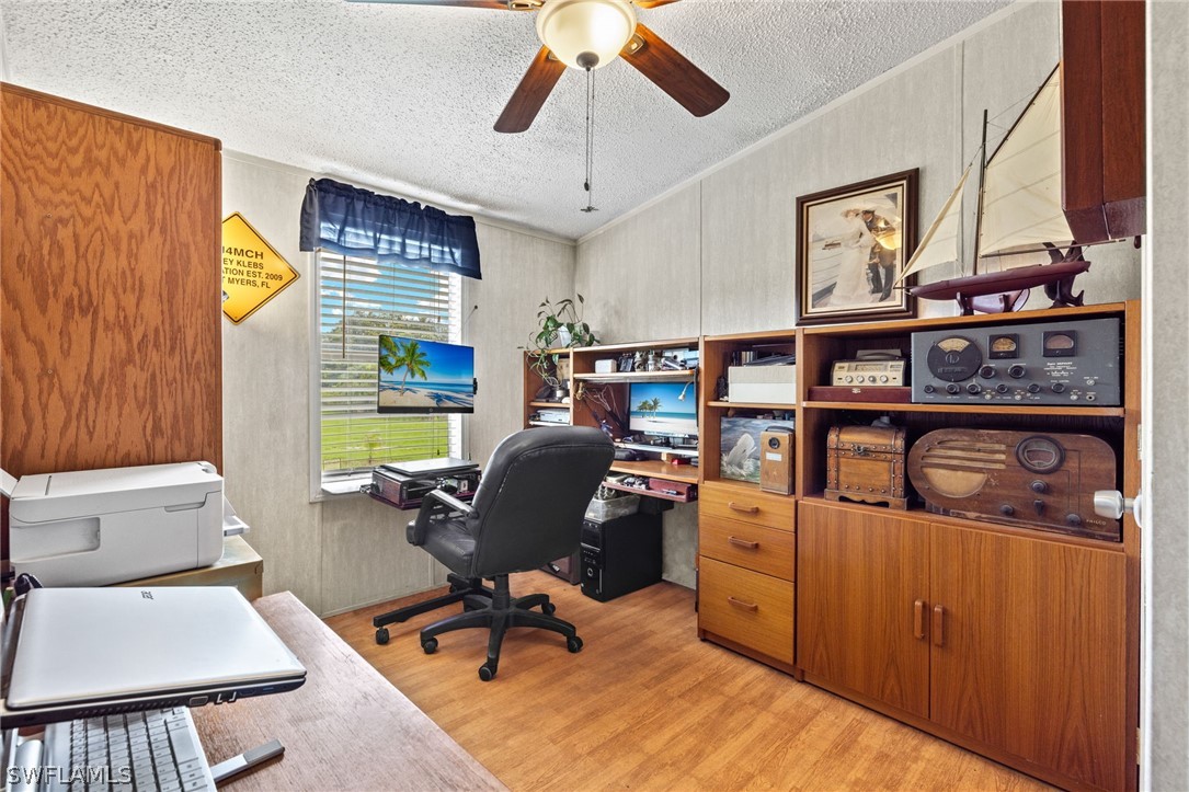 23565 Linda Lee WAY