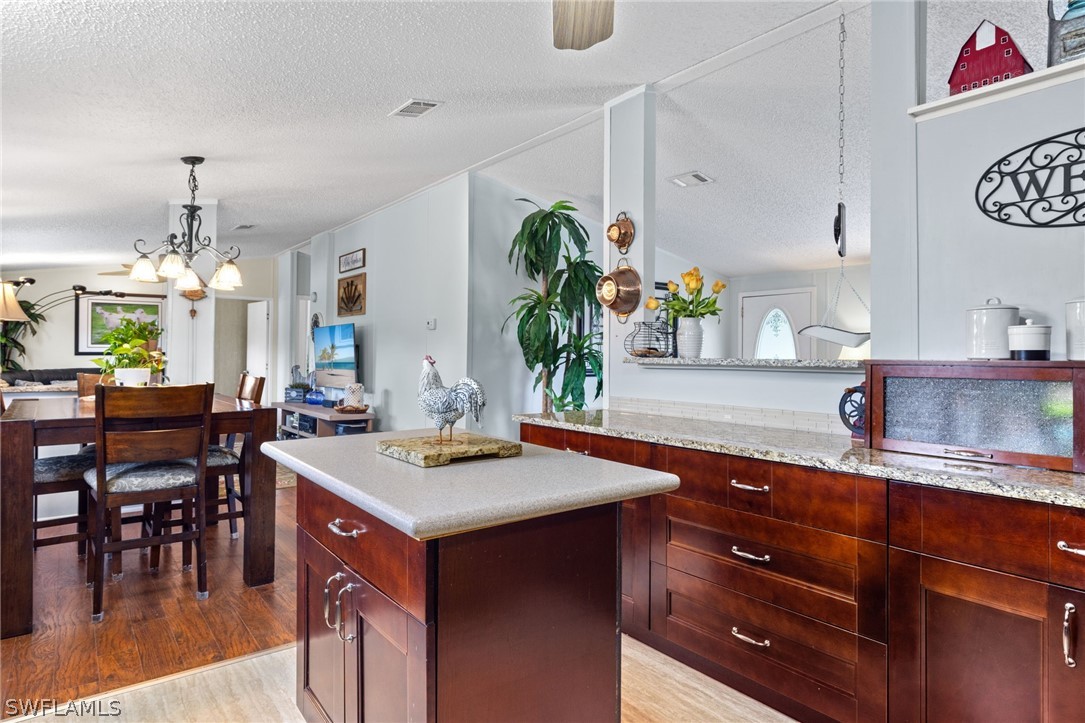 23565 Linda Lee WAY