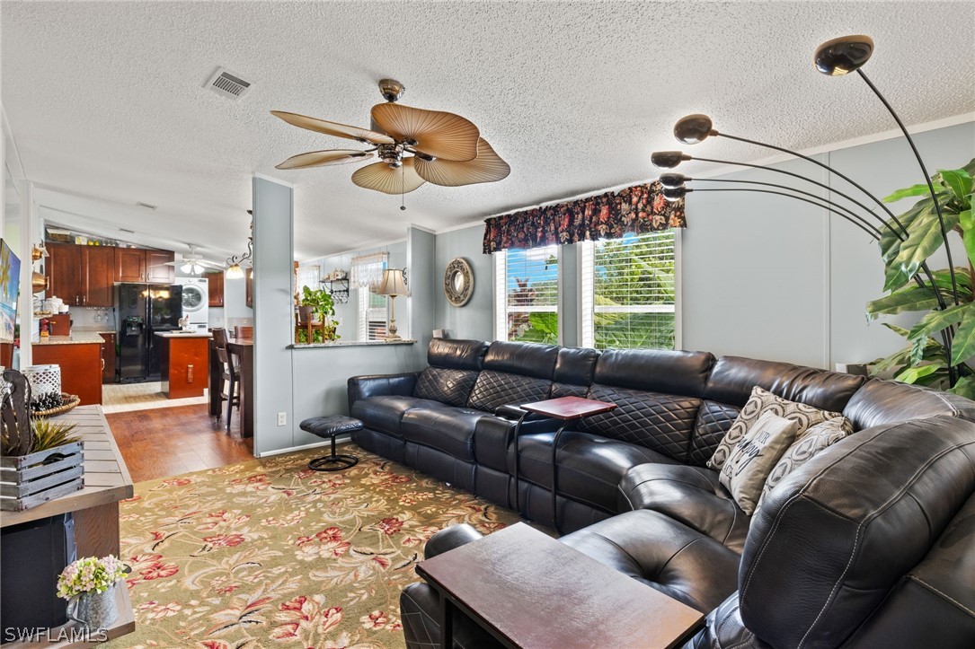 23565 Linda Lee WAY