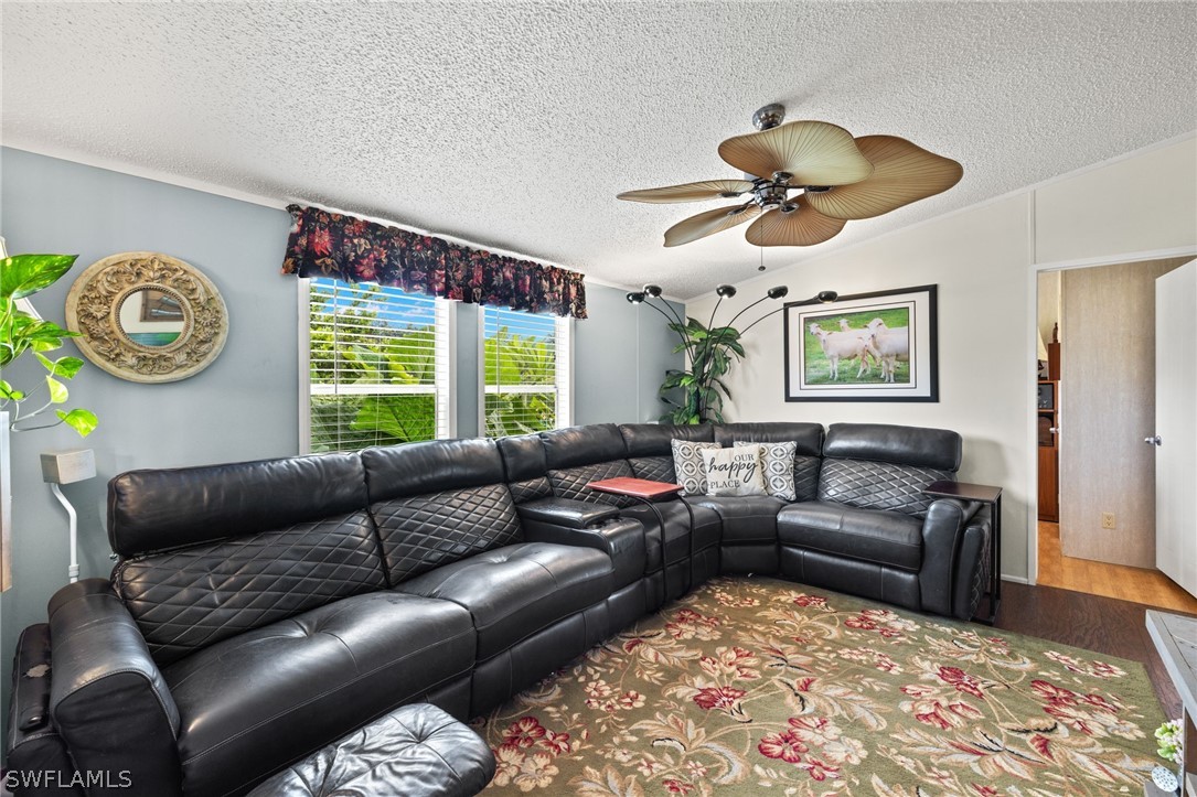 23565 Linda Lee WAY