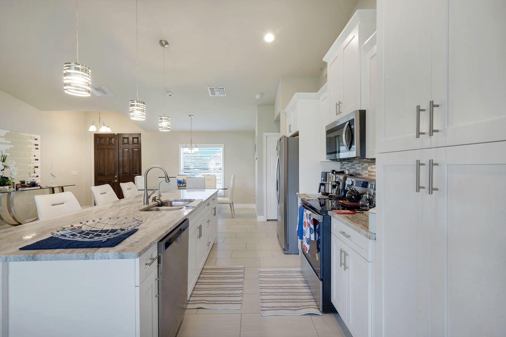 3200 W 41st St Street W