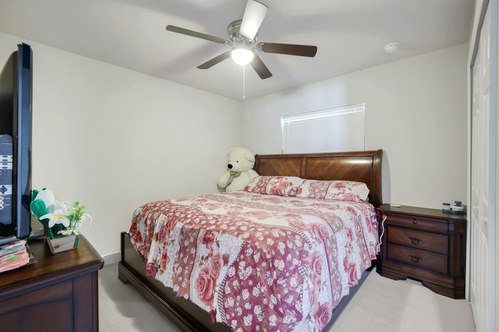 3200 W 41st St Street W
