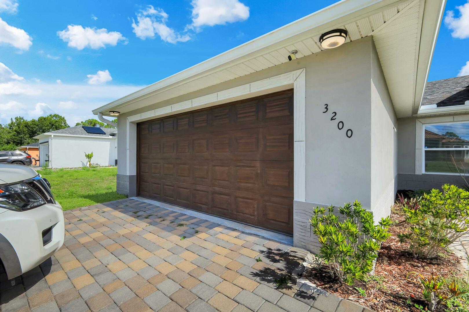 3200 W 41st St Street W