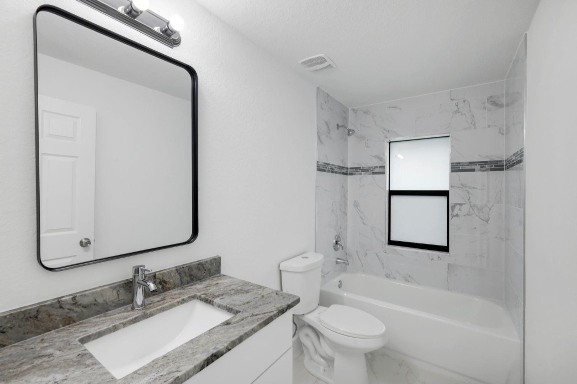 1102 Edison Avenue, Lehigh Acres