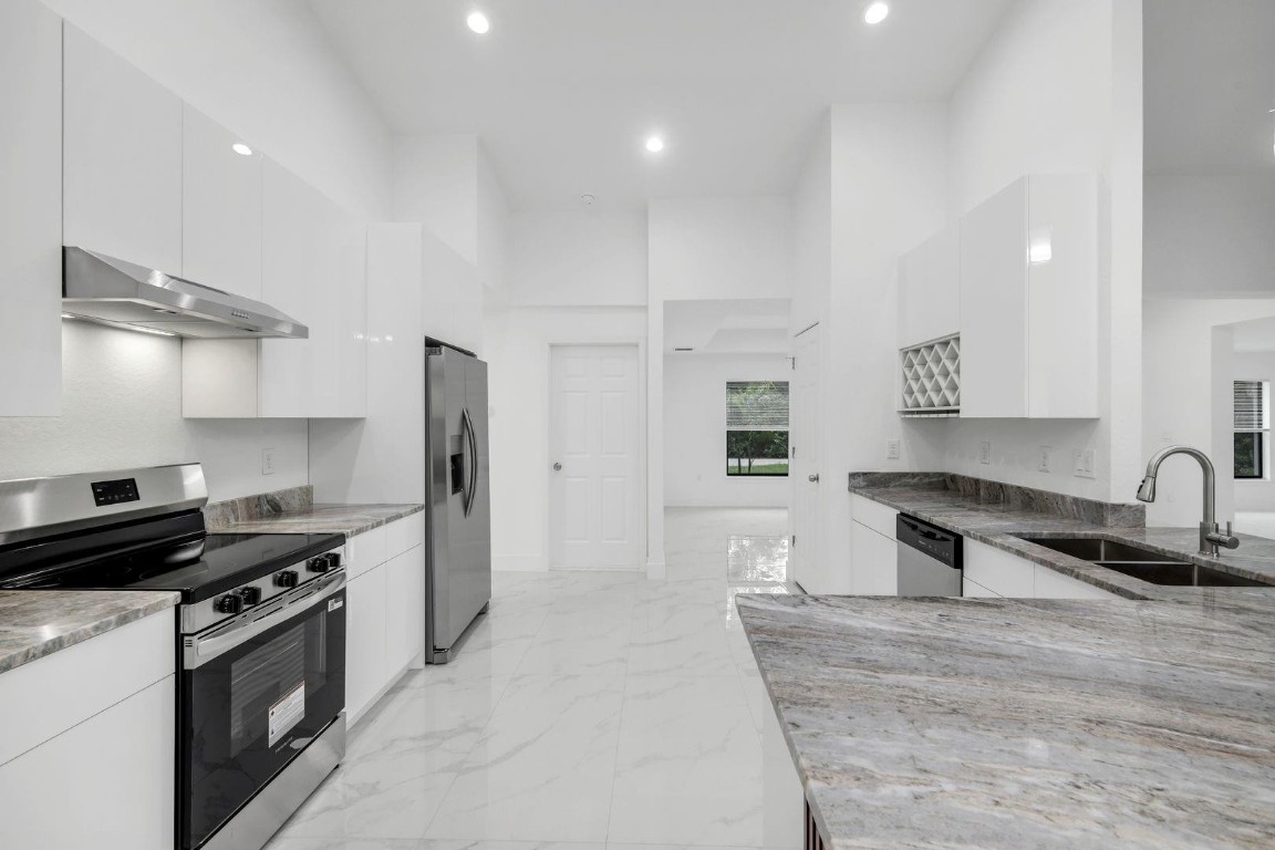 1102 Edison Avenue, Lehigh Acres