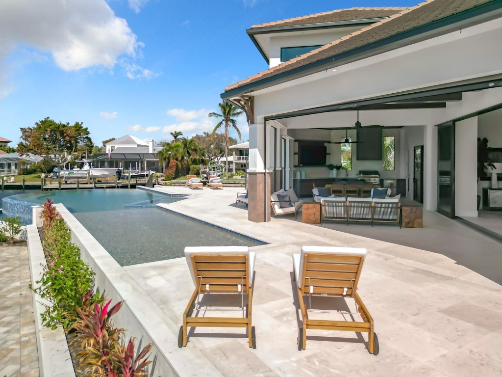 14201 Bay Drive, Fort Myers