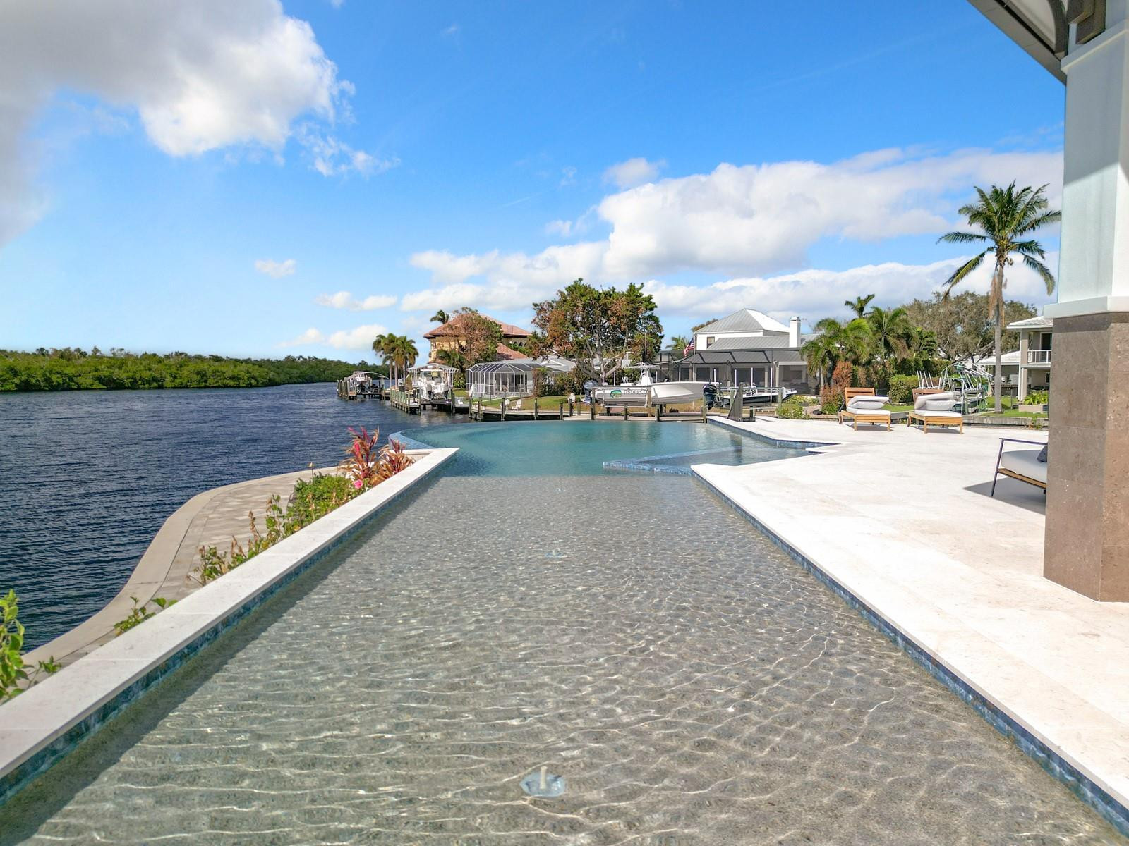 14201 Bay Drive, Fort Myers