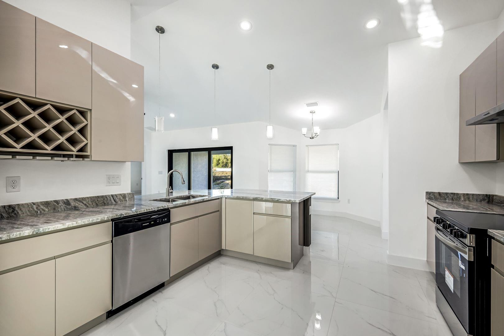 2618 Queen Drive