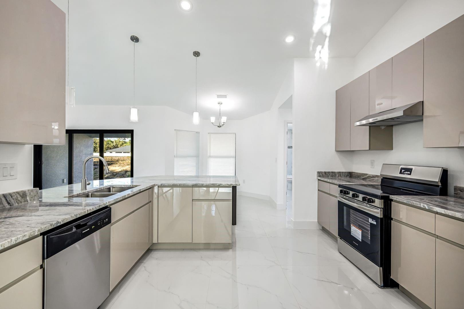 2618 Queen Drive