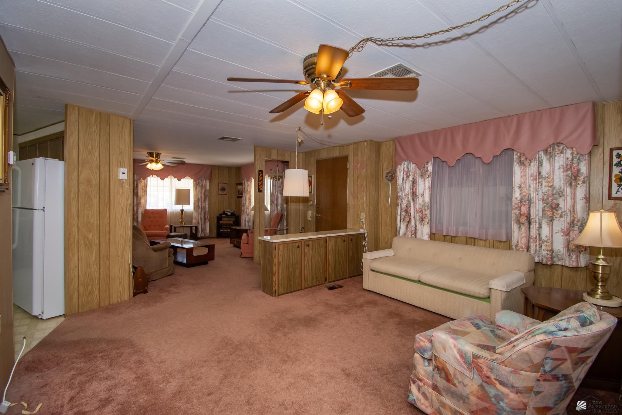 686 W Rainbow Ln, Yuma