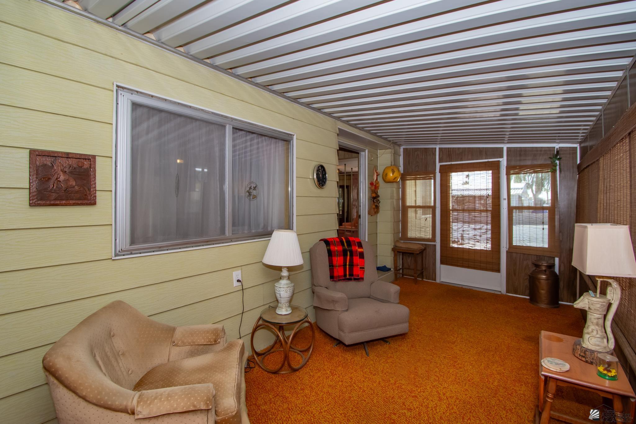 686 W Rainbow Ln, Yuma