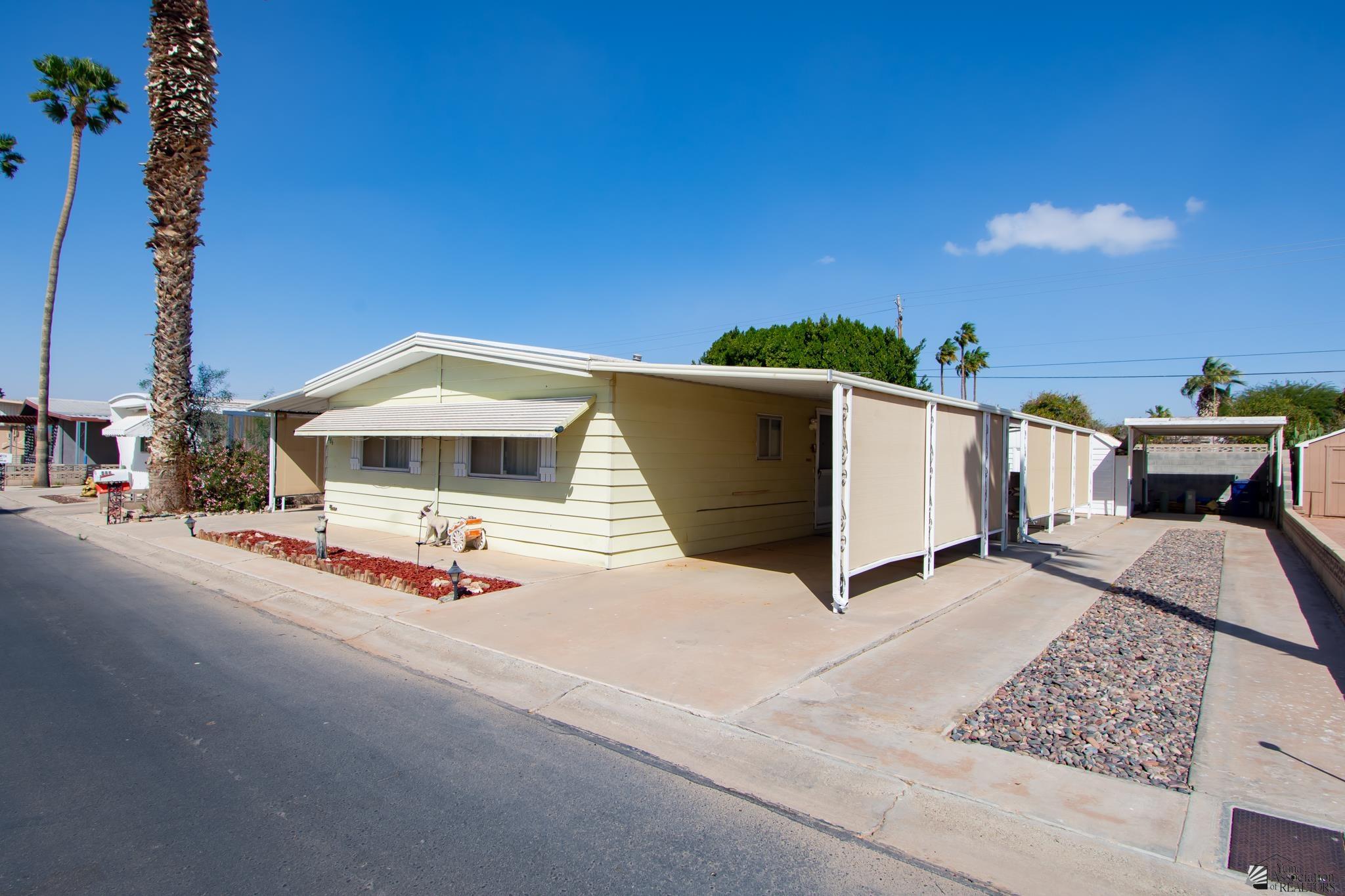 686 W Rainbow Ln, Yuma