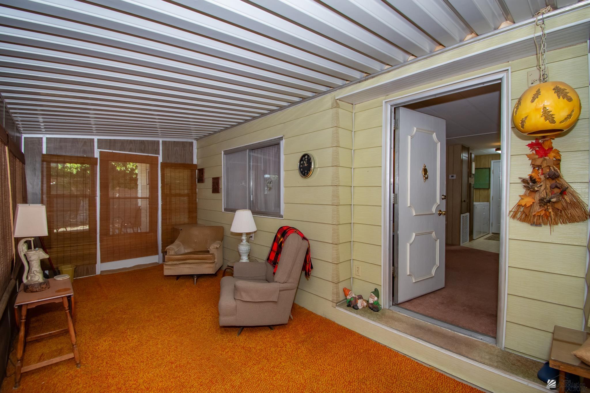 686 W Rainbow Ln, Yuma