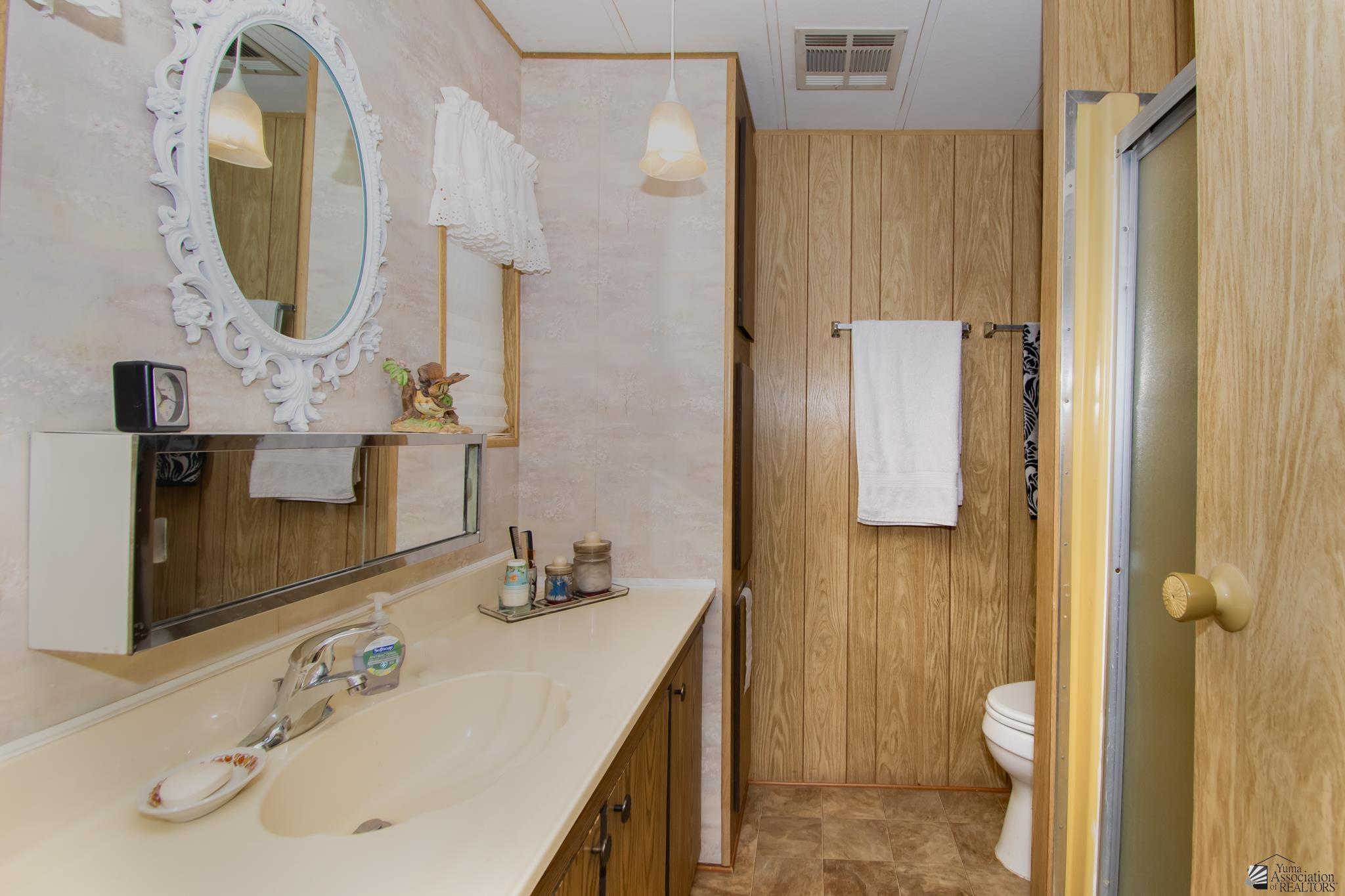 686 W Rainbow Ln, Yuma