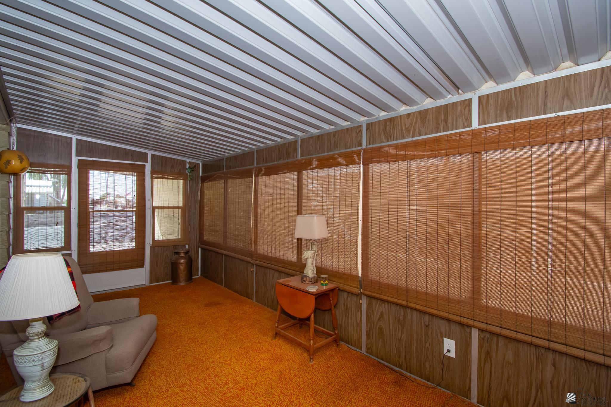 686 W Rainbow Ln, Yuma