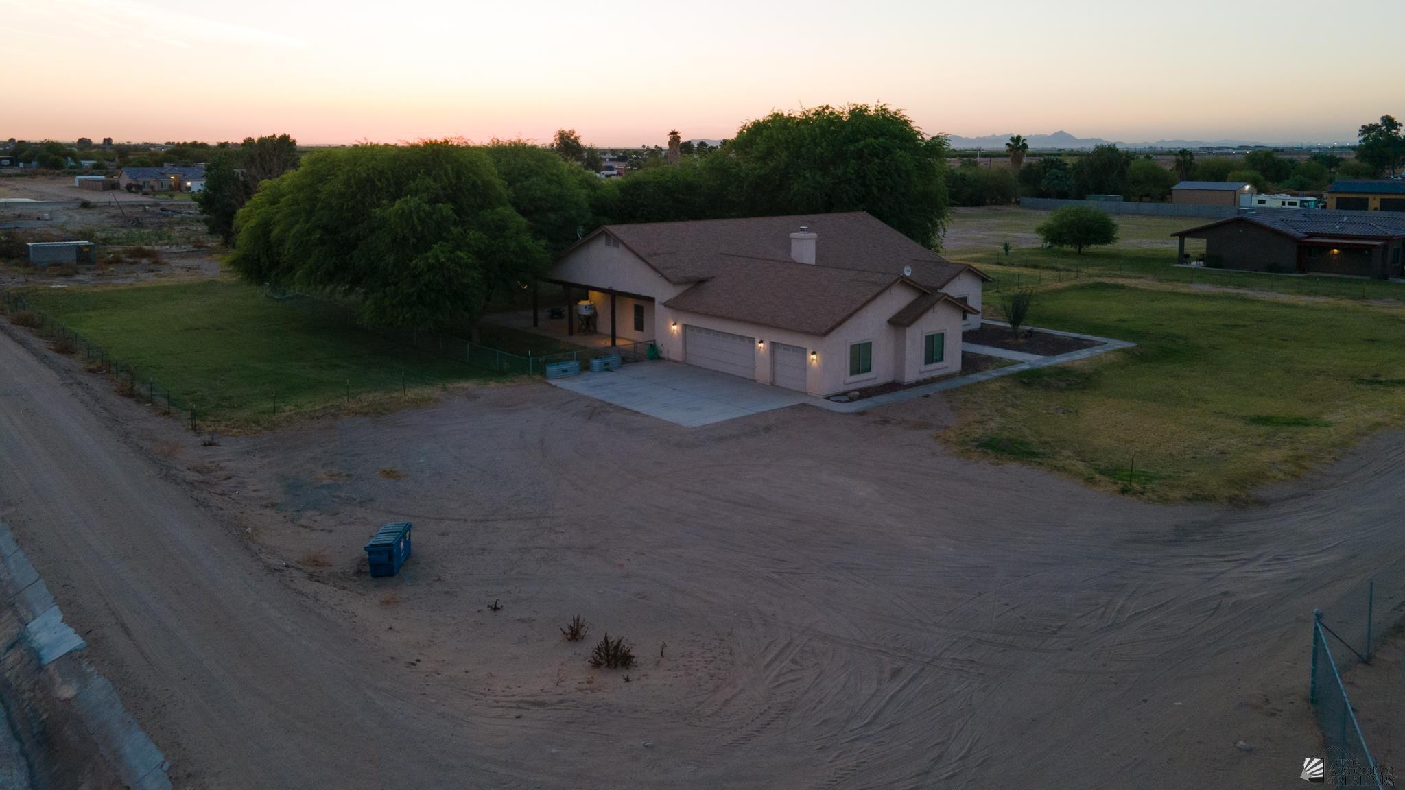 3385 E County 15 St, Yuma