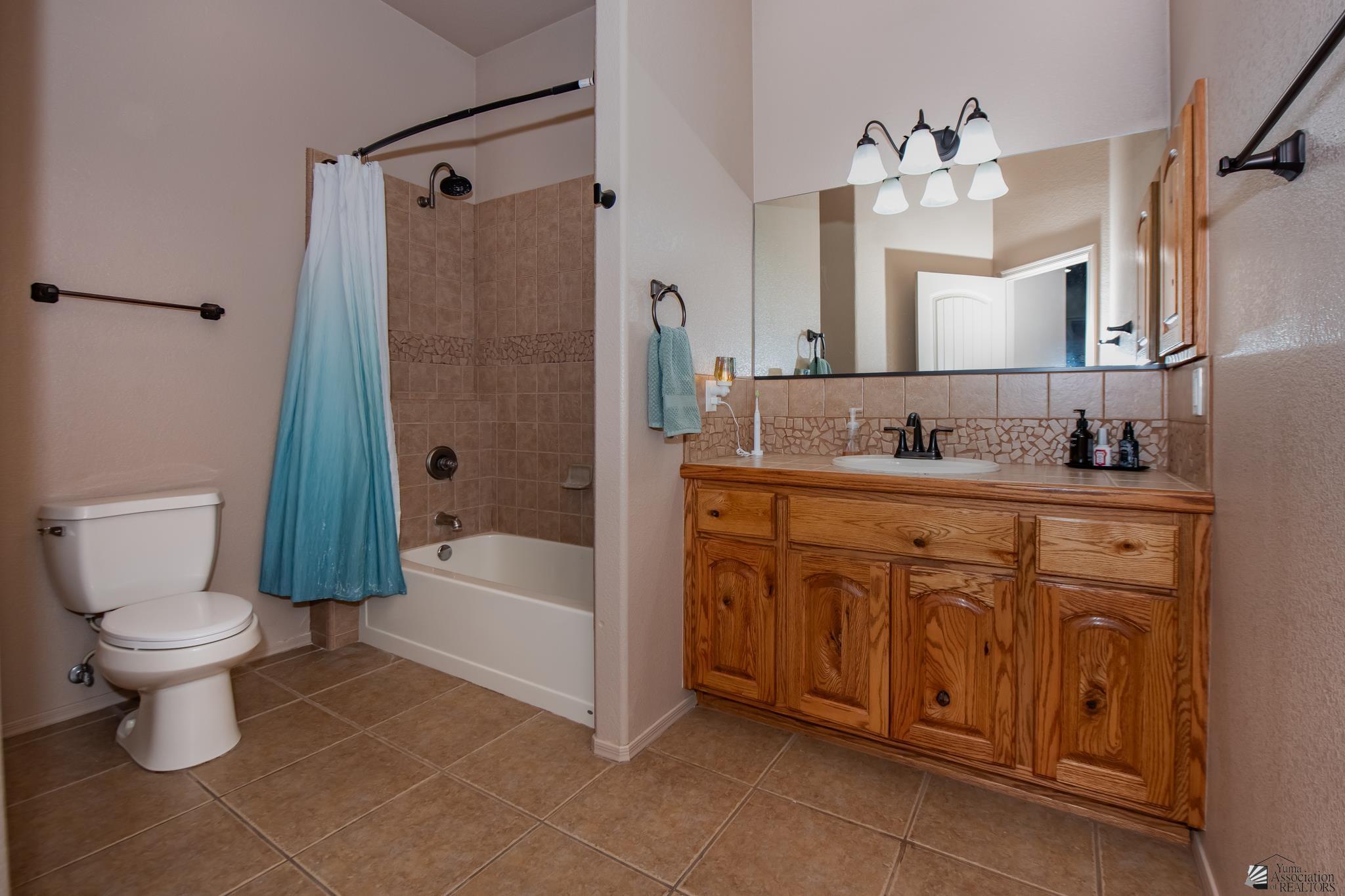 3385 E County 15 St, Yuma