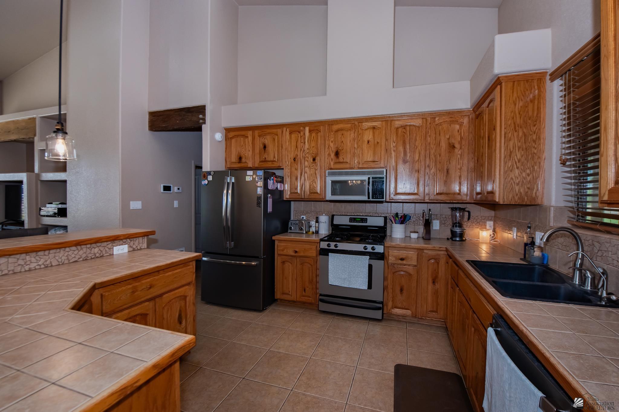 3385 E County 15 St, Yuma