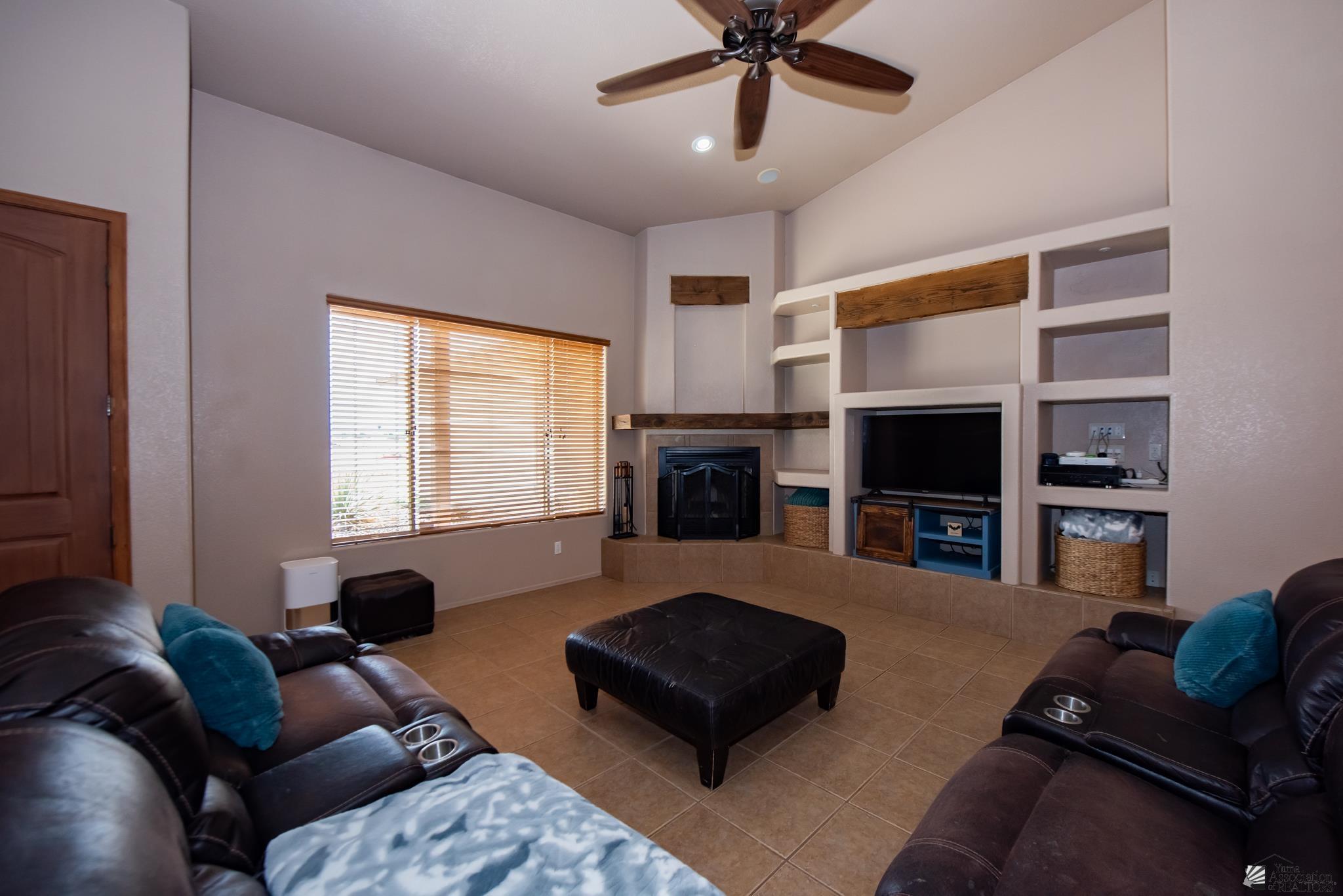 3385 E County 15 St, Yuma