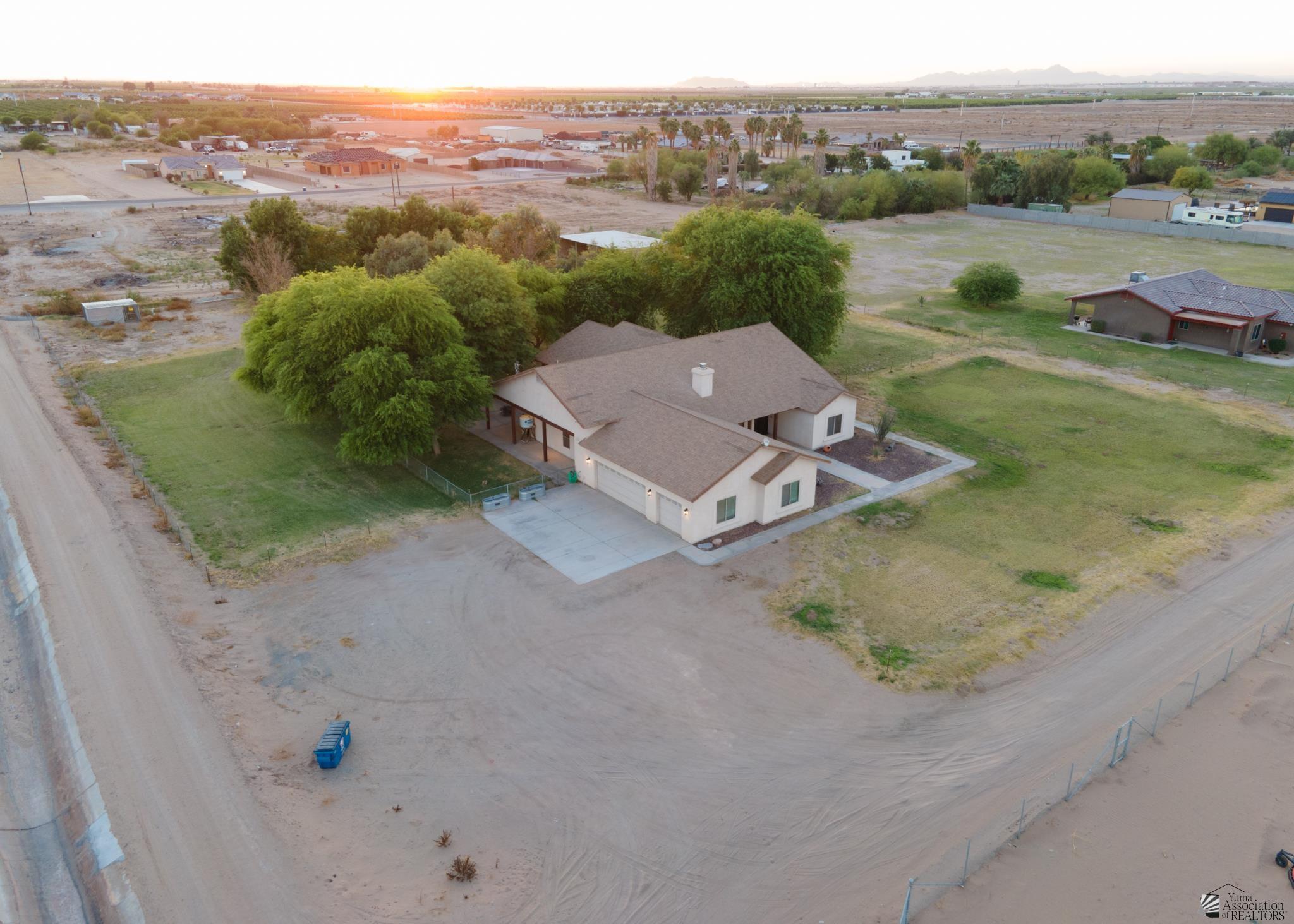 3385 E County 15 St, Yuma