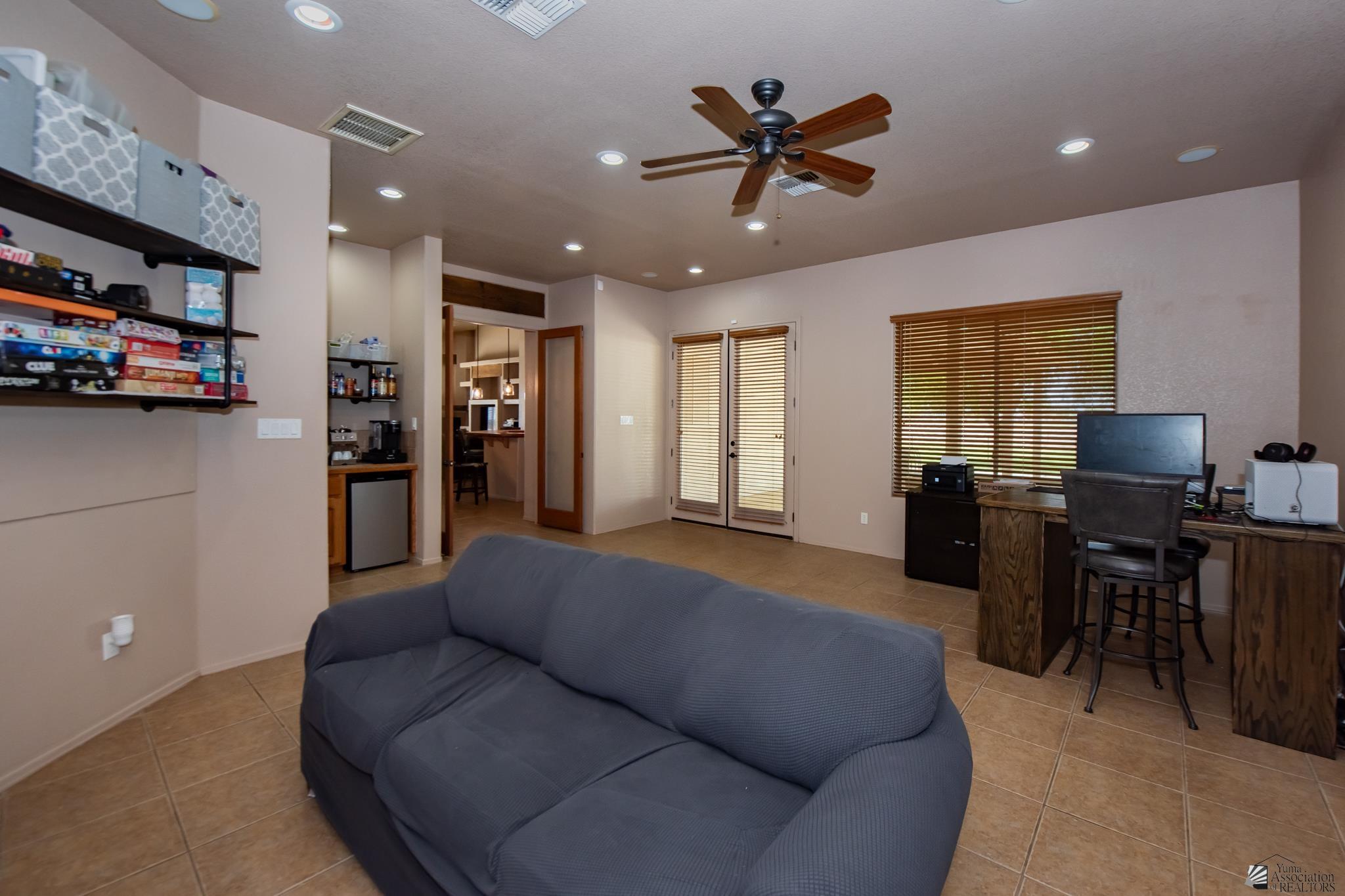 3385 E County 15 St, Yuma