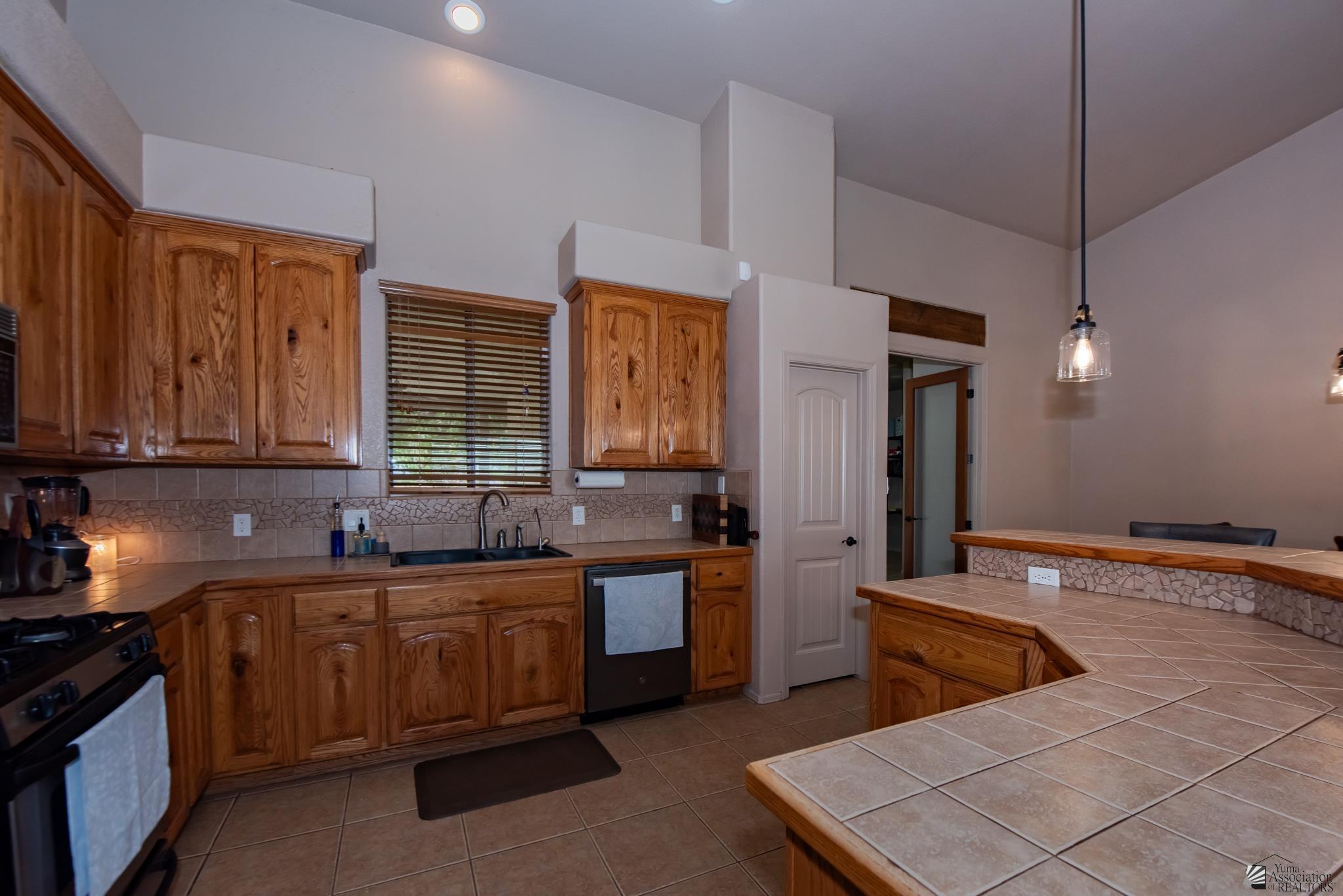 3385 E County 15 St, Yuma