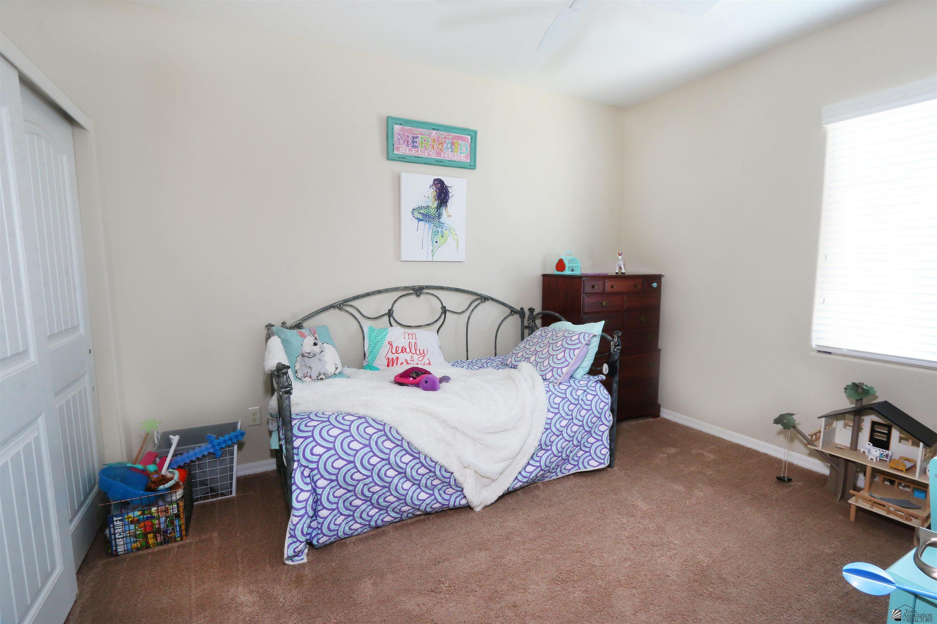 6015 E Morning Ln