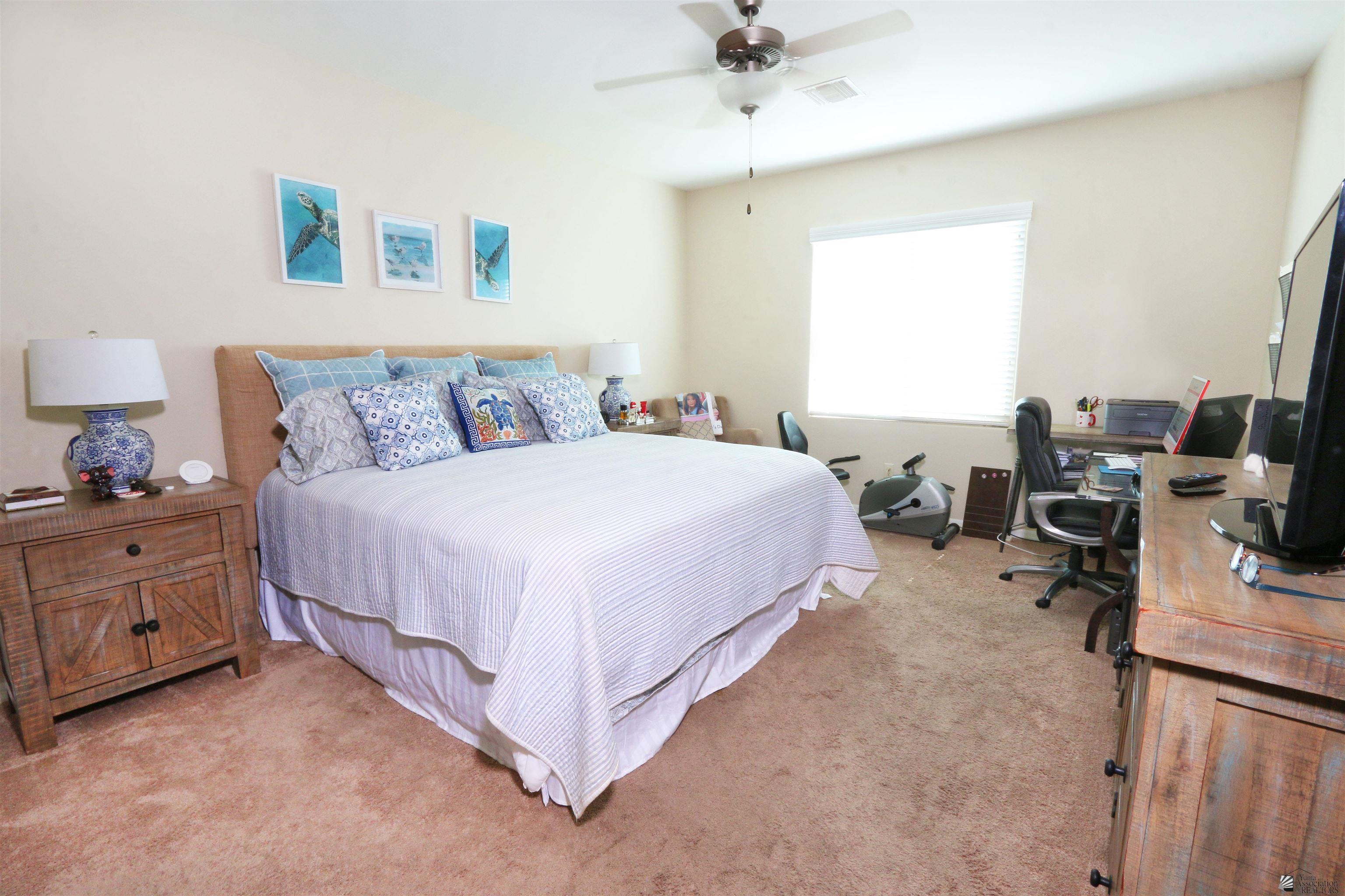 6015 E Morning Ln