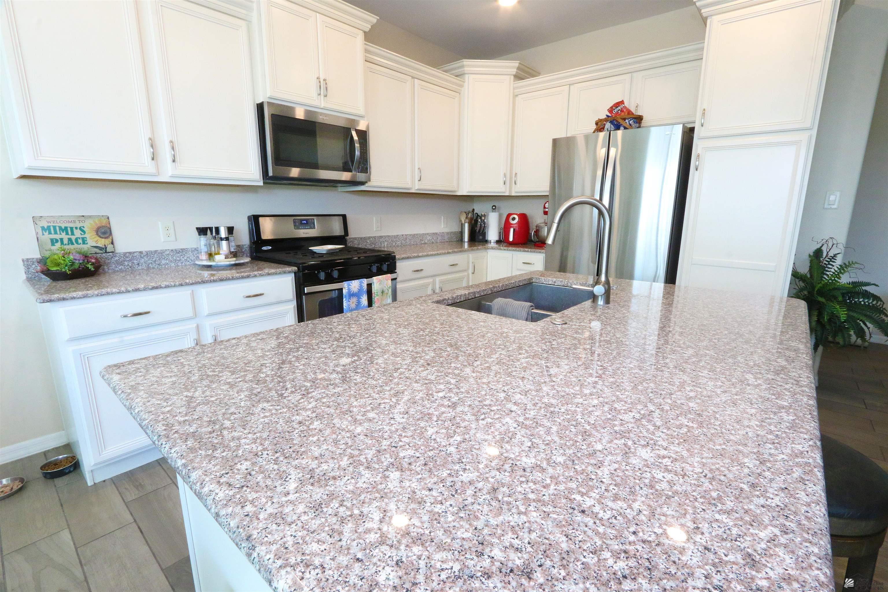 6015 E Morning Ln