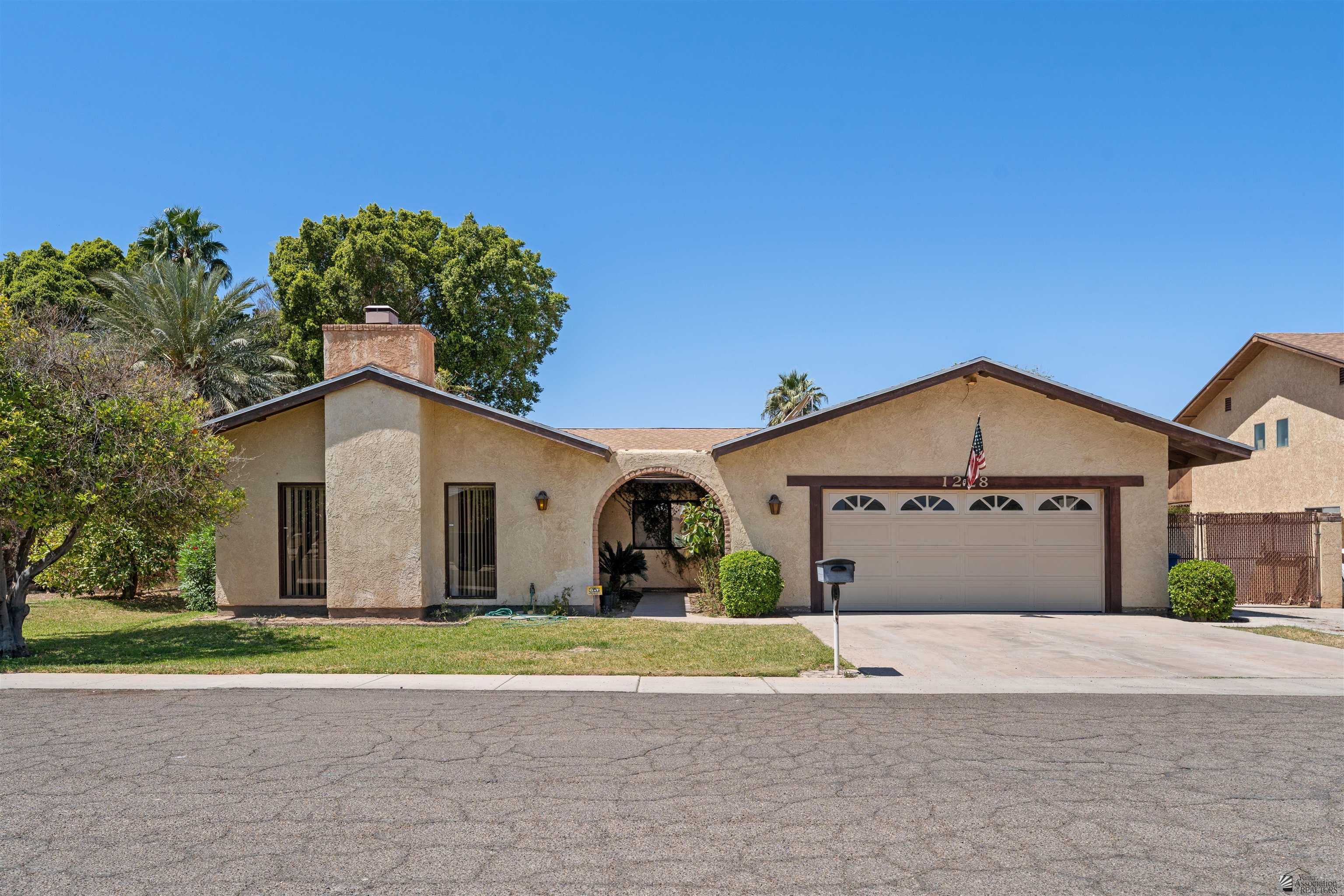 1228 S 40 Dr, Yuma