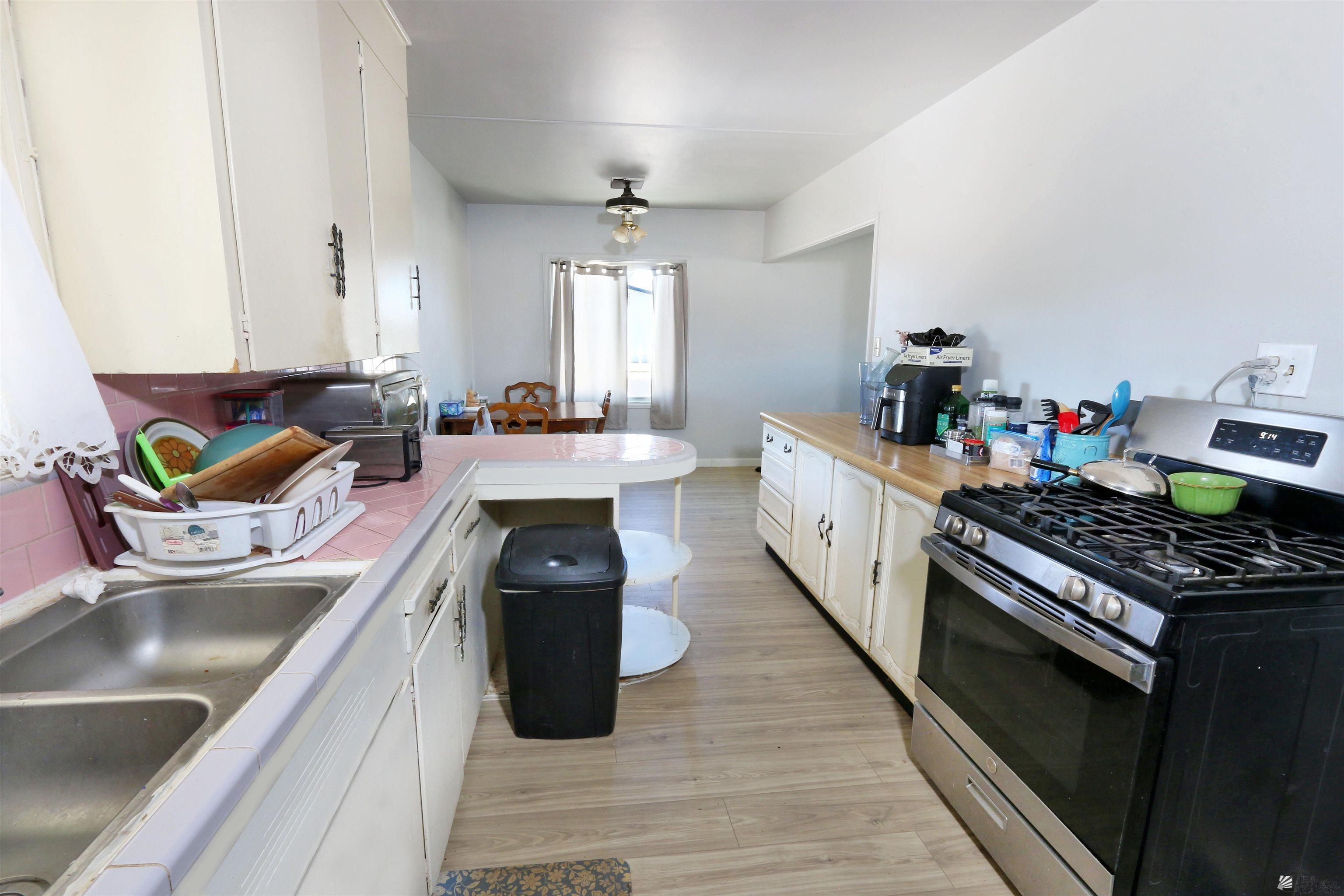 1237 S 10 Ave
