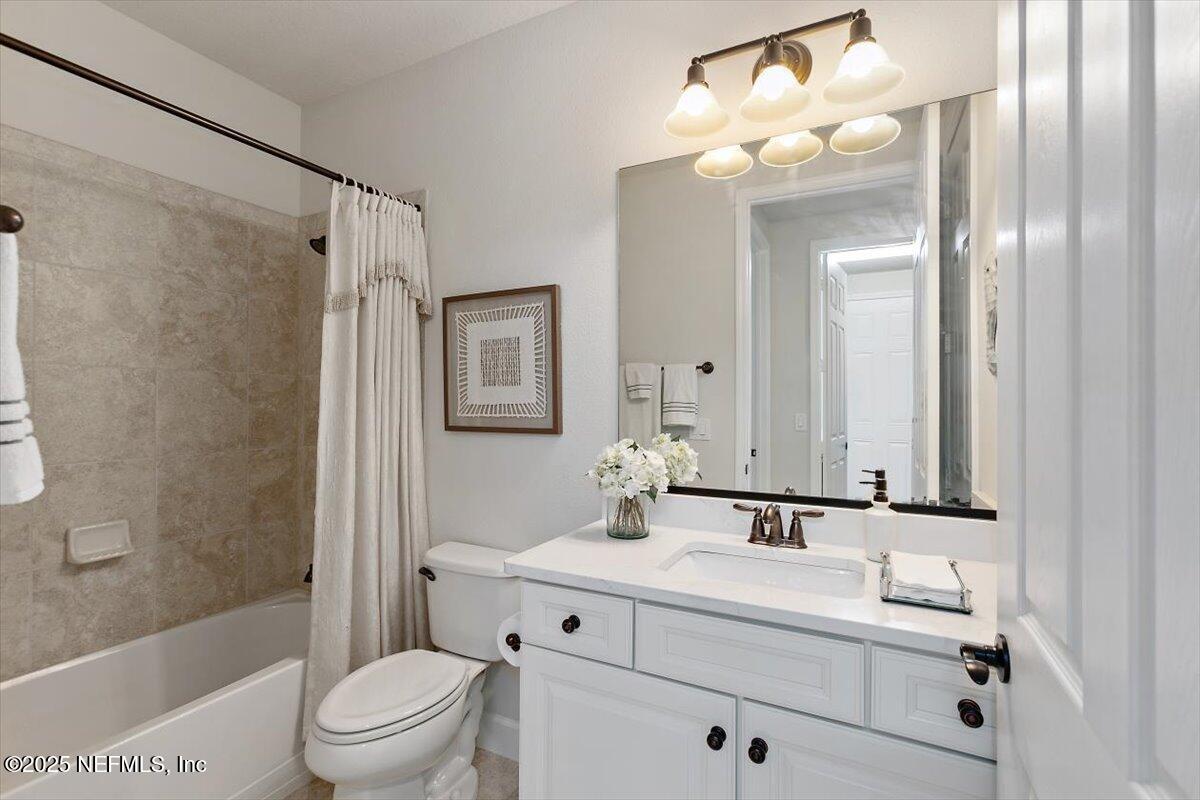 562 WANDERING WOODS Way