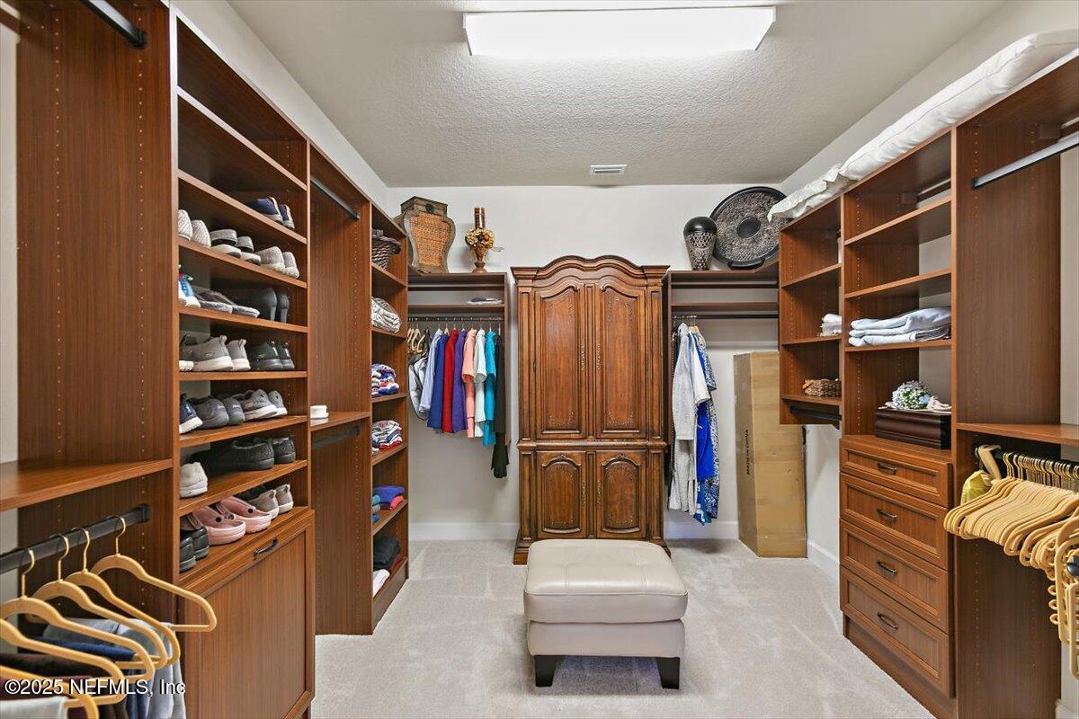 562 WANDERING WOODS Way