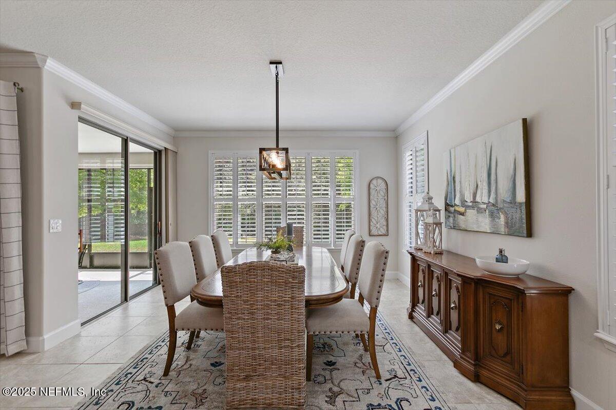 562 WANDERING WOODS Way