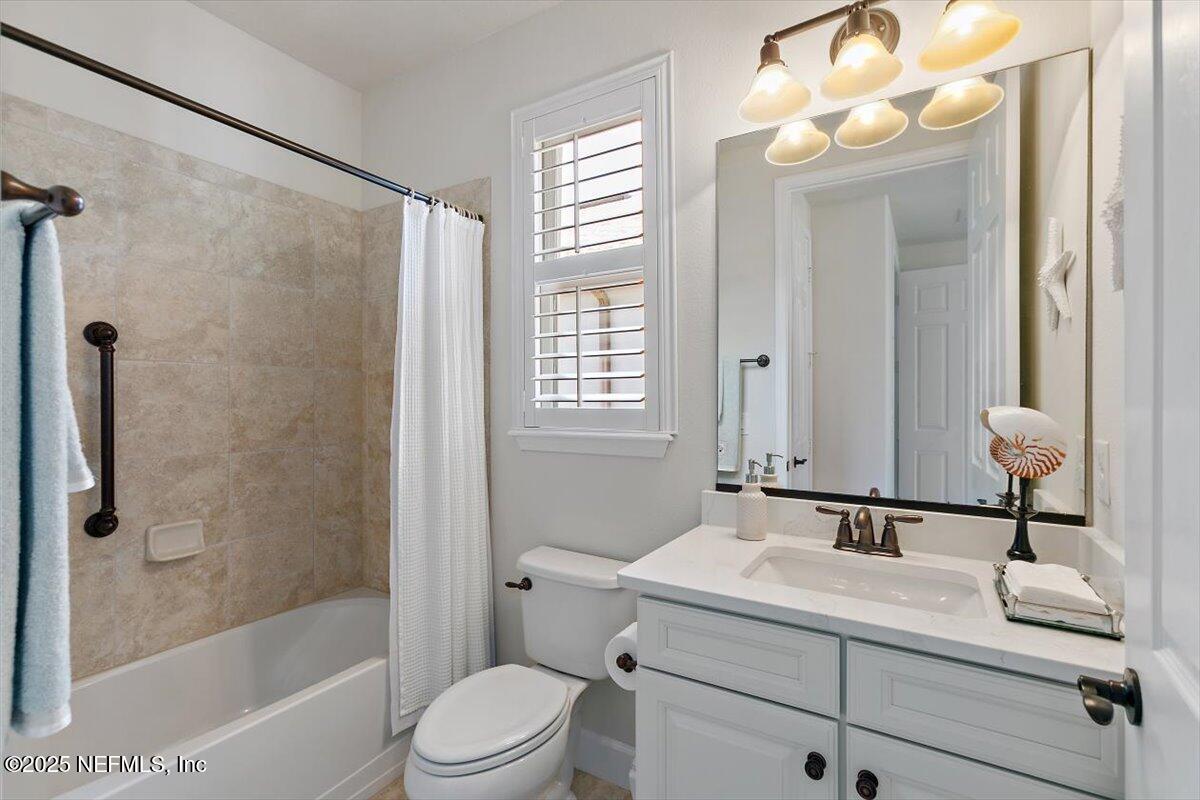 562 WANDERING WOODS Way