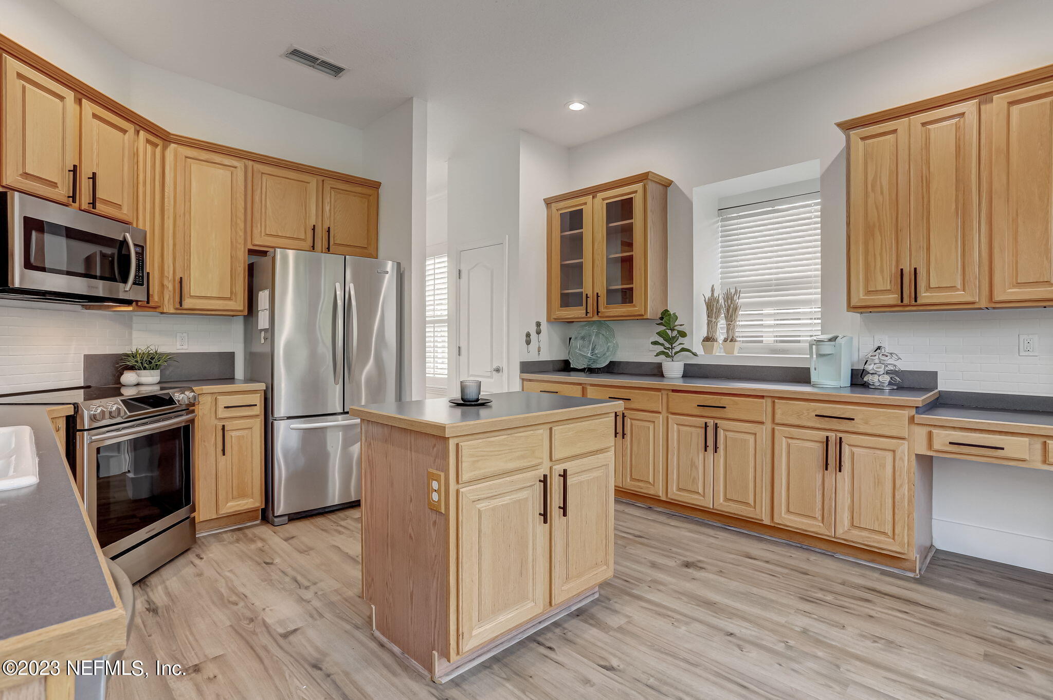 140 OCEANS EDGE Drive