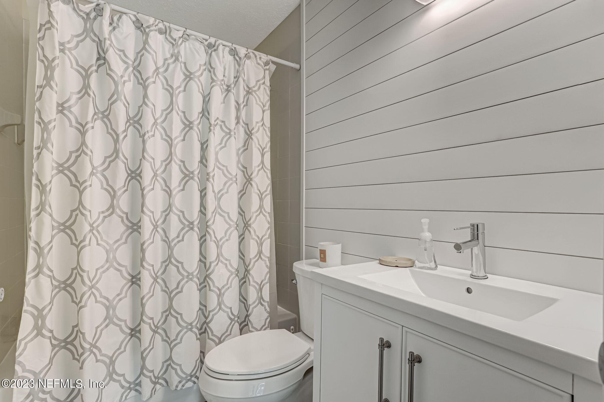 140 OCEANS EDGE Drive