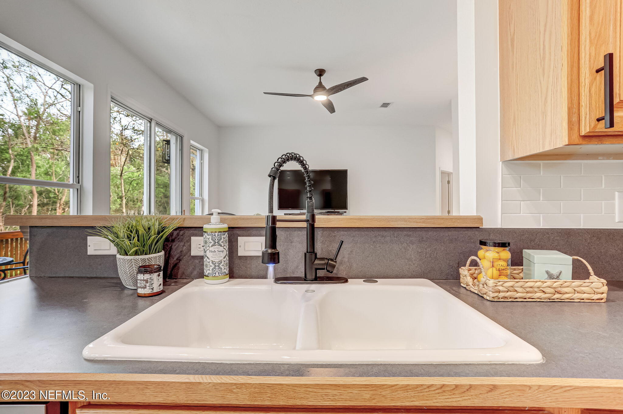 140 OCEANS EDGE Drive