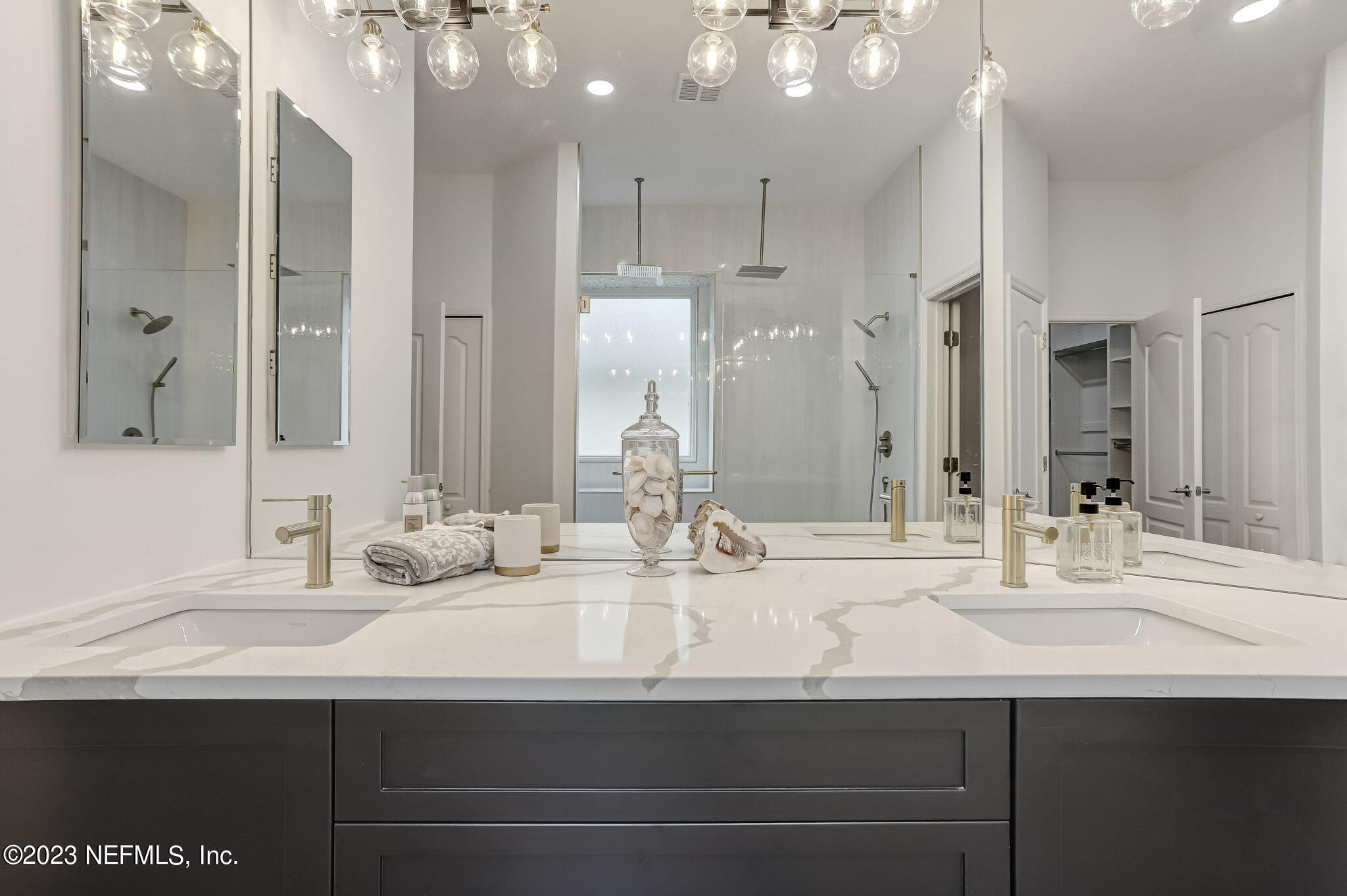 140 OCEANS EDGE Drive