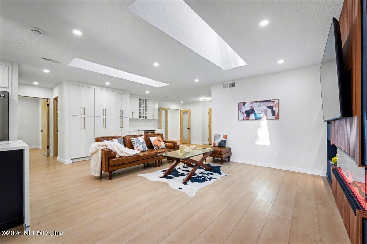 77 SANCHEZ Drive E