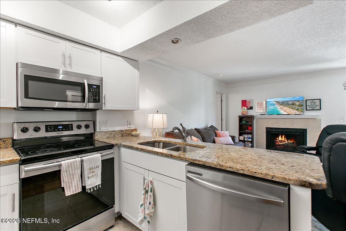 100 FAIRWAY PARK Boulevard 1103