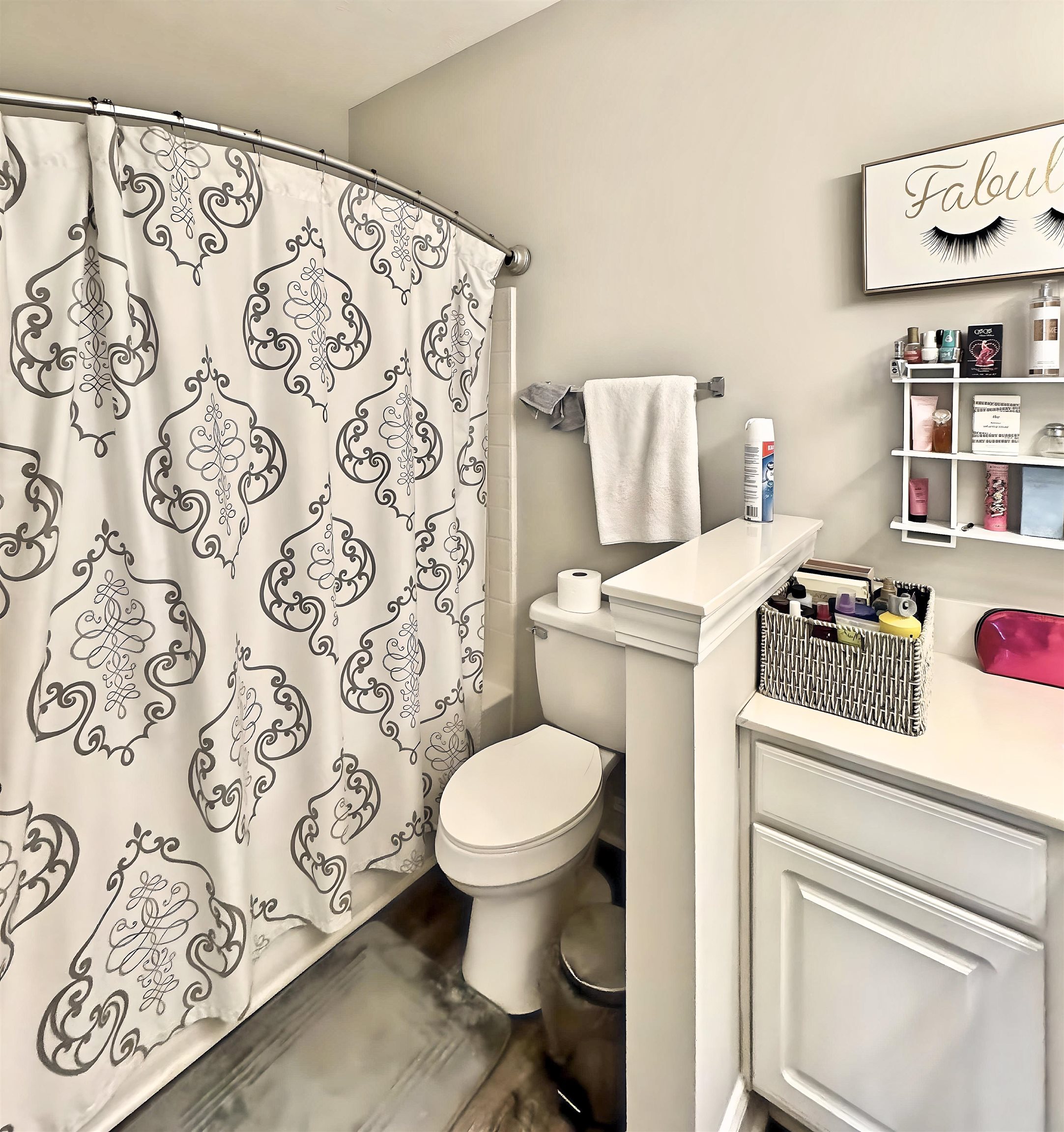 101 Fountain Pointe Ln. Unit: 301