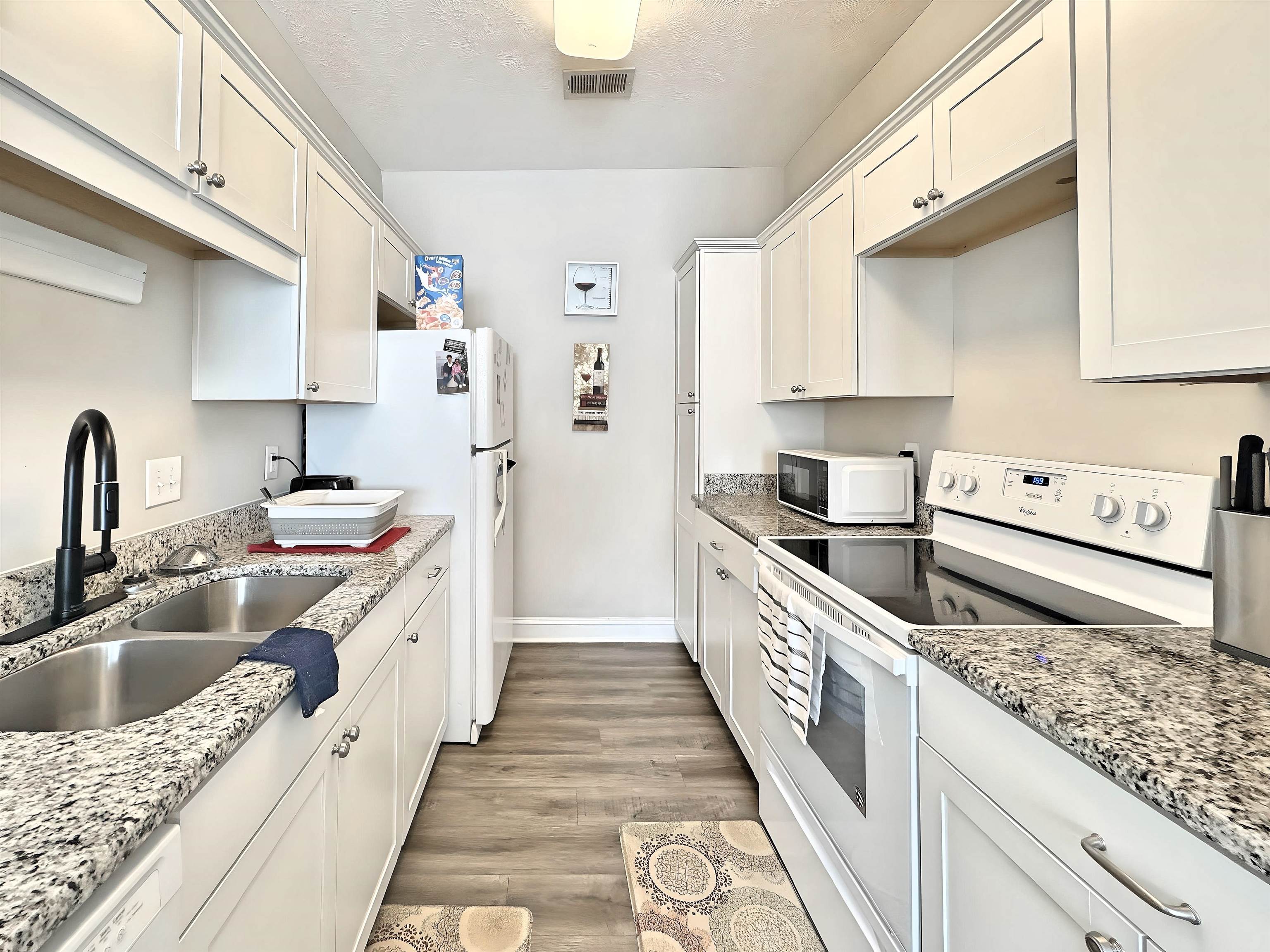 101 Fountain Pointe Ln. Unit: 301