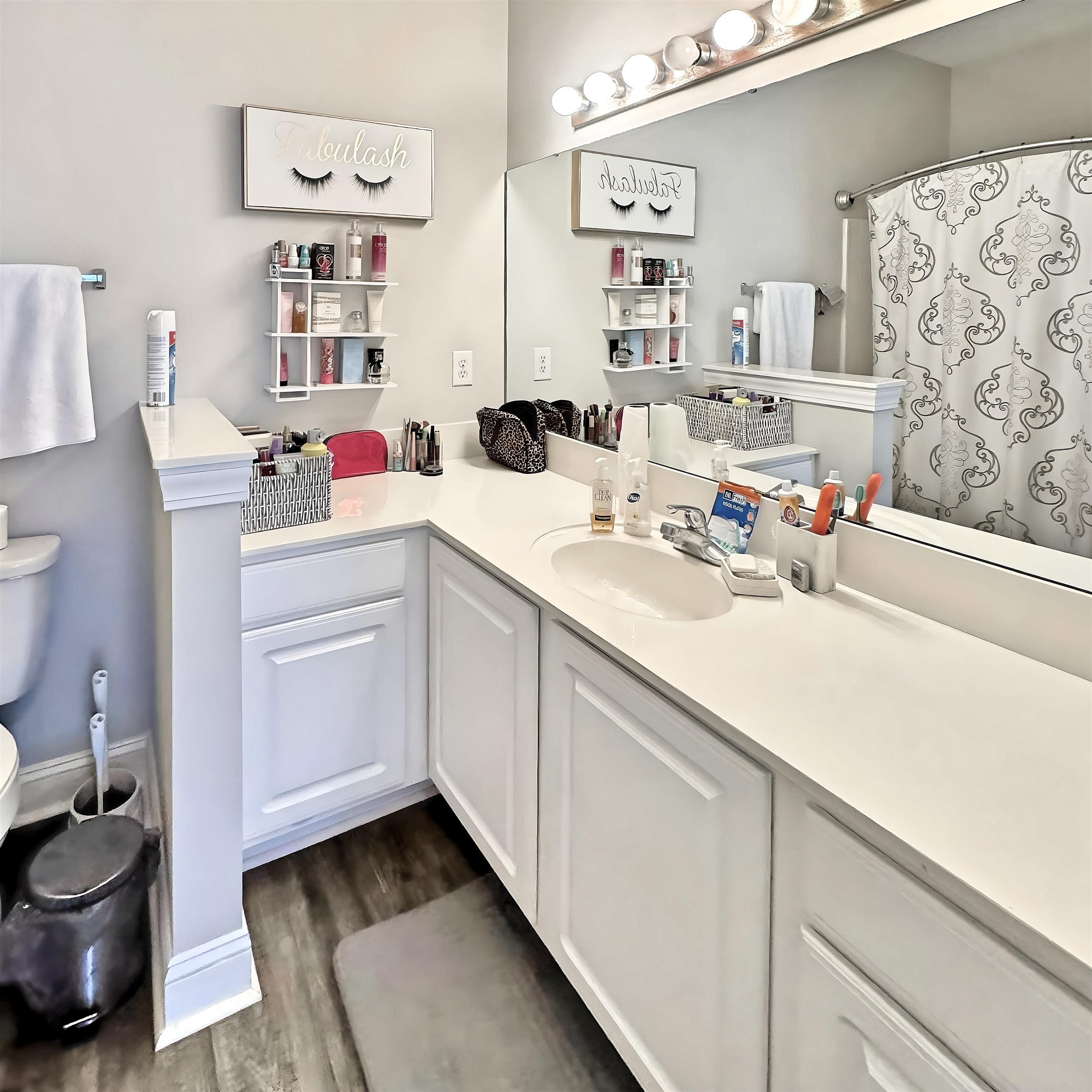 101 Fountain Pointe Ln. Unit: 301