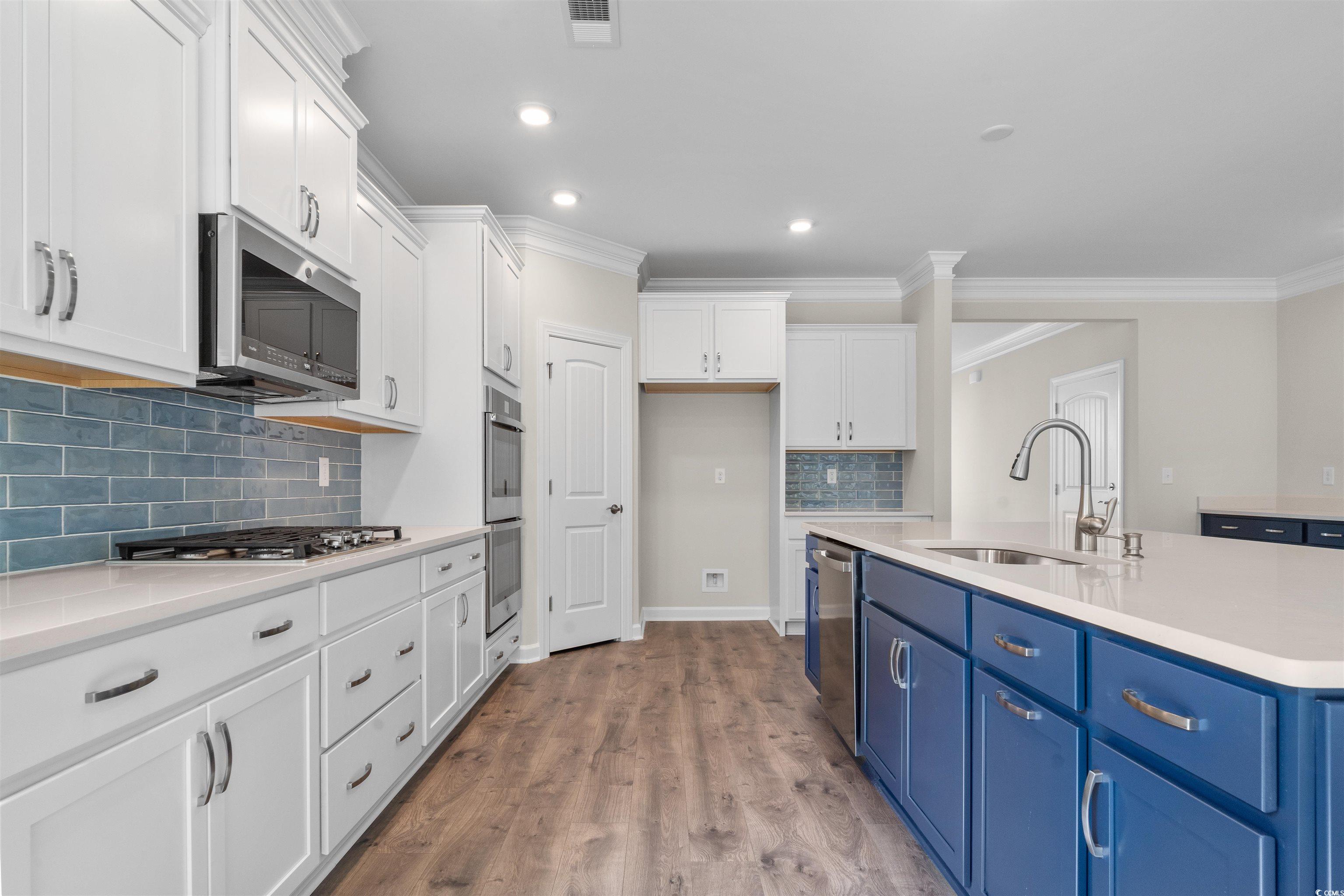 1232 Needle Grass Loop