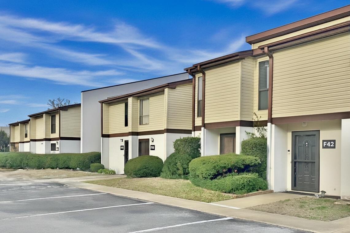 1012 Possum Trot Rd. Unit: F42